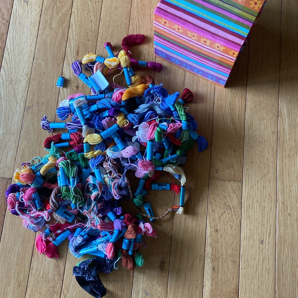 PRISM EMBROIDERY THREADS FOR FRIENDSHIP BRACELETS WITH STORAGE BOX